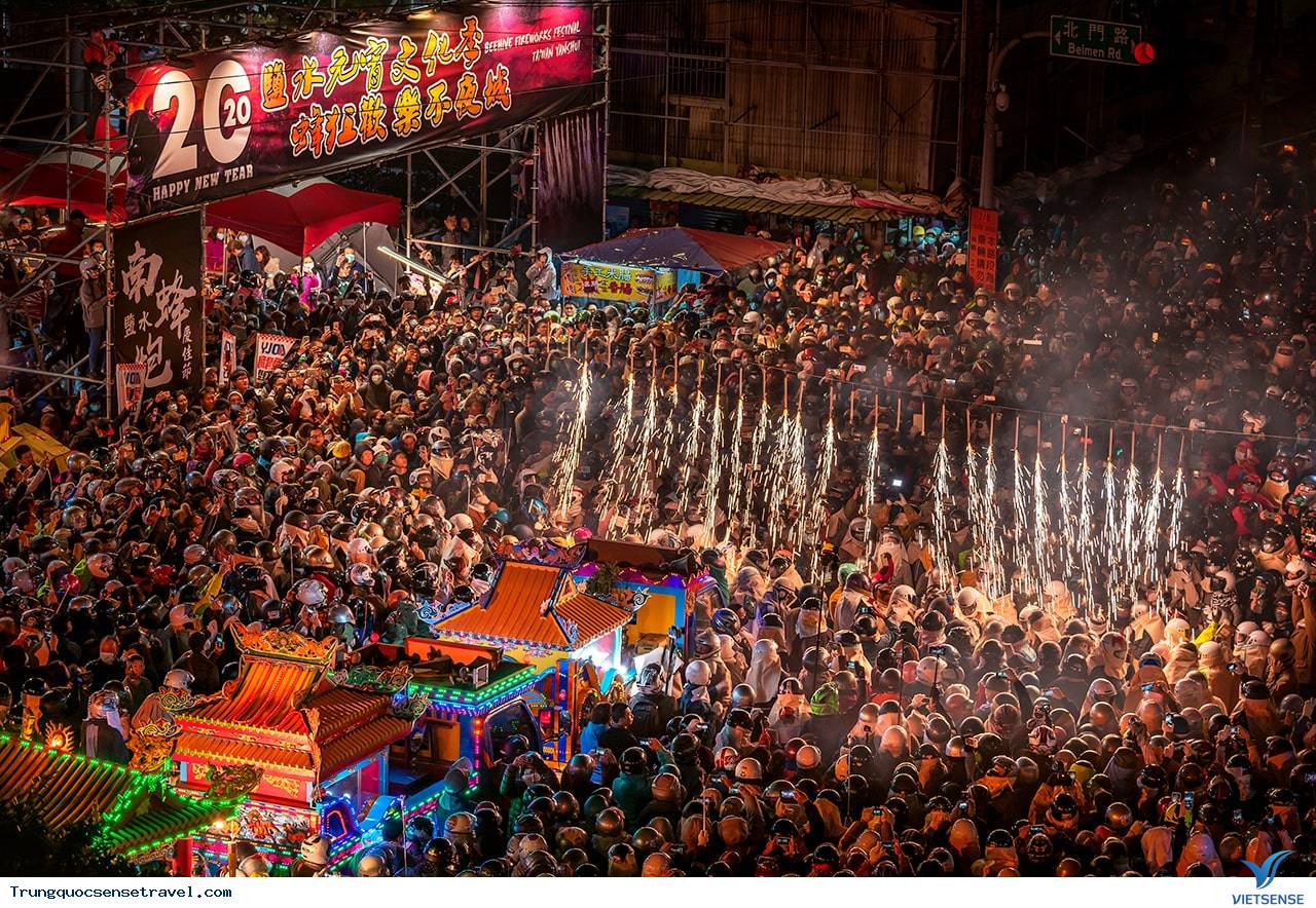 LỄ HỘI ĐỐT PHÁO HOA DIÊM THỦY LỄ HỘI ĐỐT PHÁO HOA DIÊM THỦY