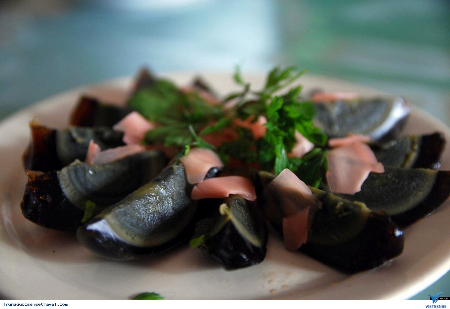 Trứng thế kỷ Trứng thế kỷ