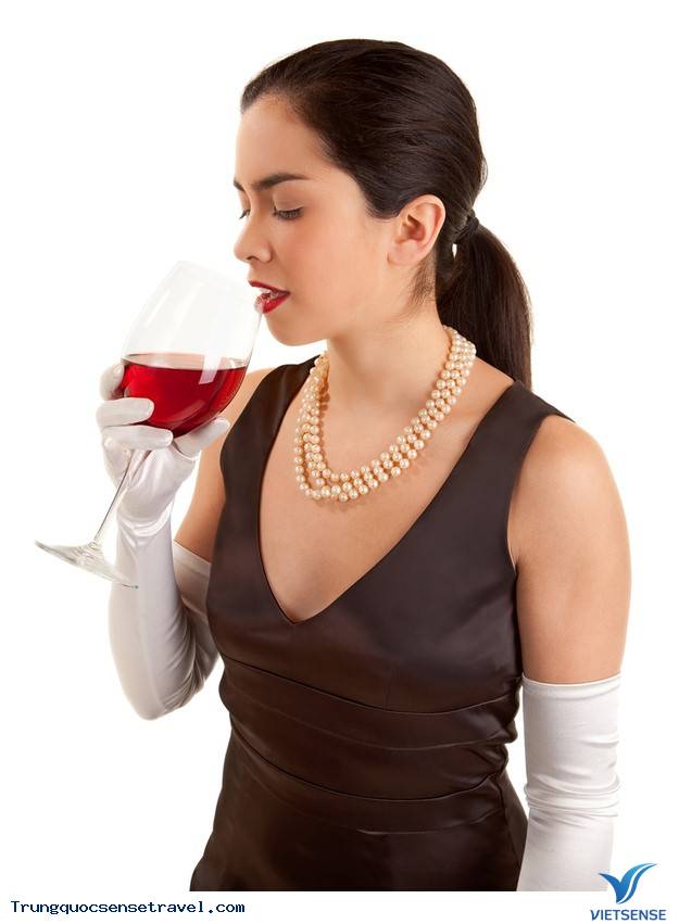 Nếu đến Hàn Quốc, nhớ nghiêng mặt sang một bên khi uống rượu Nếu đến Hàn Quốc, nhớ nghiêng mặt sang một bên khi uống rượu