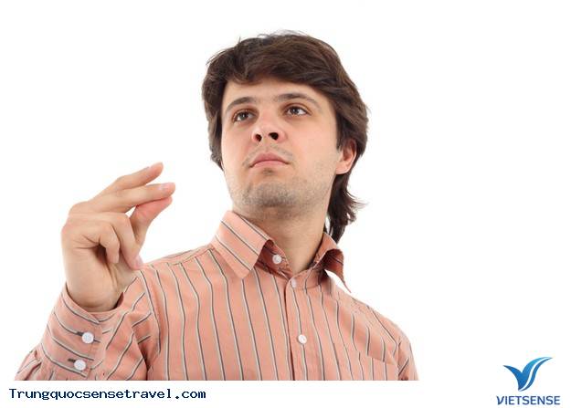 Nếu đến Đức hãy nhớ: Búng tay là để gọi chó, không phải gọi người. Nếu đến Đức hãy nhớ: Búng tay là để gọi chó, không phải gọi người.