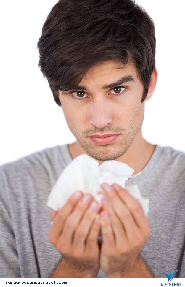 Nếu đến Italy, đừng tặng khăn tay cho người bản địa bởi đó sẽ đem lại điềm báo người nhận chuẩn bị phải dùng khăn tay lau nước mắt do có người thân sắp qua đời. Nếu đến Italy, đừng tặng khăn tay cho người bản địa bởi đó sẽ đem lại điềm báo người nhận chuẩn bị phải dùng khăn tay lau nước mắt do có người thân sắp qua đời.