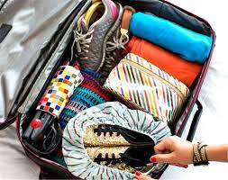 Quần áo, giày dép và những đồ dùng khác