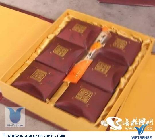 Trung Quốc: Bánh trung thu 10 năm xếp xó vẫn như mới