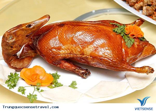 Trung Quốc: Vịt quay Bắc Kinh đúng điệu chuẩn vị - Ảnh 1 Trung Quốc: Vịt quay Bắc Kinh đúng điệu chuẩn vị - Ảnh 1