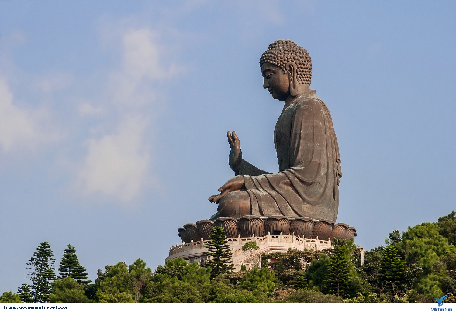 Tượng Phật Tian Tan