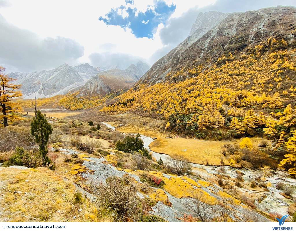 Tuyệt đẹp với cung đường mùa thu nổi tiếng Trung Quốc - Ảnh 1