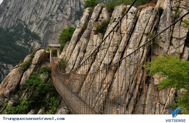 Vẻ đẹp kỳ vĩ của những ngọn núi huyền thoại trong giới võ lâm Trung Hoa - Ảnh 5 Vẻ đẹp kỳ vĩ của những ngọn núi huyền thoại trong giới võ lâm Trung Hoa - Ảnh 5